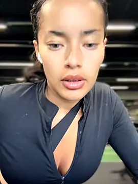 Snapshot of Risky_Workouts chatting on October 6, 2025, 9:40 am Risky Workouts online show from October 6, 2025, 9:40 am