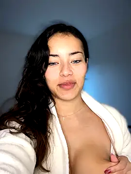 Snapshot of Risky_Workouts chatting on December 16, 2025, 12:43 pm Risky Workouts online show from December 16, 2025, 12:43 pm