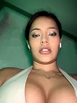 Snapshot of Risky_Workouts chatting on March 4, 2026, 9:32 pm Risky Workouts online show from March 4, 2026, 9:32 pm