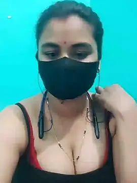 DivyaBhabhi69xh online show from April 12, 2026, 8:03 pm