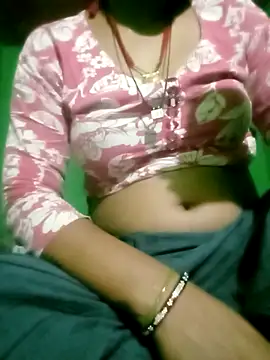 Snapshot of Hot_tin74 chatting on May 10, 2026, 5:18 pm Hot tin74 online show from May 10, 2026, 5:18 pm