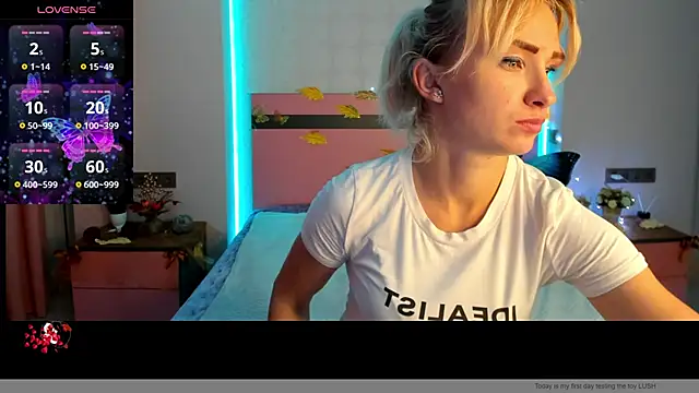 MeryMidnight online show from October 9, 2025, 6:00 am