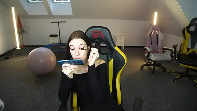 Snapshot of _Lili_054 chatting on October 10, 2025, 10:25 am Lili 054 online show from October 10, 2025, 10:25 am