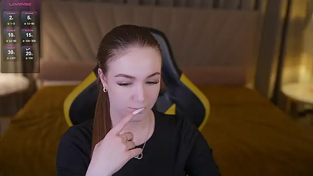 Ella 054 online show from February 19, 2026, 7:32 pm