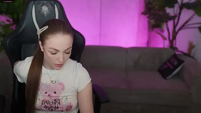 Ella 054 online show from April 26, 2026, 1:31 pm