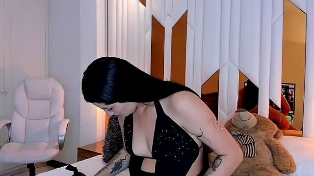 CarolinaFerrer online show from February 20, 2026, 1:11 pm