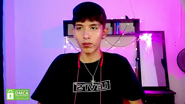 Snapshot of MAXIMILIANO__HOT chatting on October 15, 2025, 3:01 pm MAXIMILIANO HOT online show from October 15, 2025, 3:01 pm