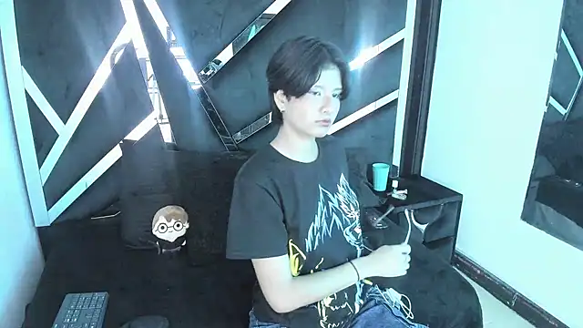 natsumiht online show from October 6, 2025, 5:16 am