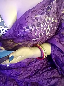 monaa-darling online show from September 12, 2025, 5:24 pm