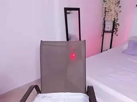 Snapshot of selene_boyer chatting on September 17, 2025, 4:08 pm selene boyer online show from September 17, 2025, 4:08 pm