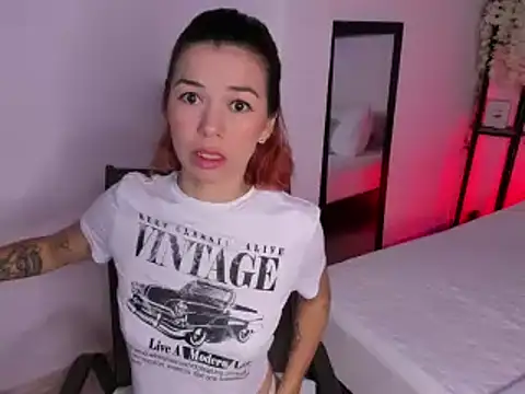 Snapshot of selene_boyer chatting on October 8, 2025, 4:48 pm selene boyer online show from October 8, 2025, 4:48 pm