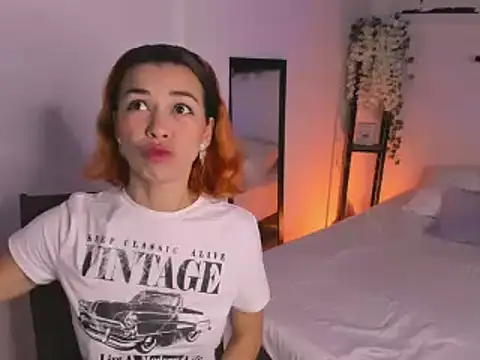 Snapshot of selene_boyer chatting on November 6, 2025, 10:10 pm selene boyer online show from November 6, 2025, 10:10 pm