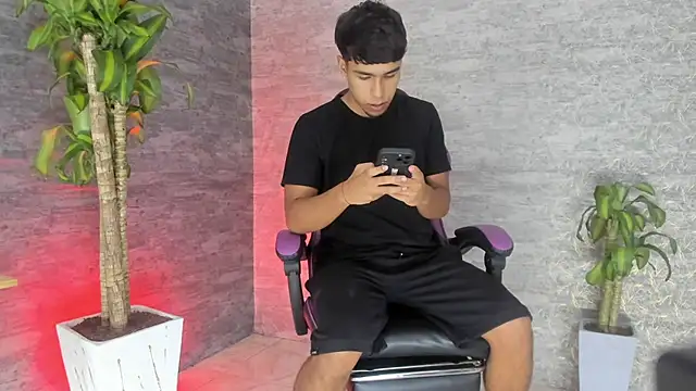 CHR58  online show from September 22, 2025, 12:56 am