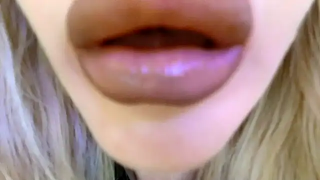 Snapshot of Politeeliza chatting on June 16, 2026, 8:11 pm Politeeliza online show from June 16, 2026, 8:11 pm