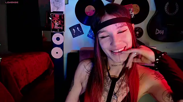 lilithword online show from October 12, 2025, 7:13 pm