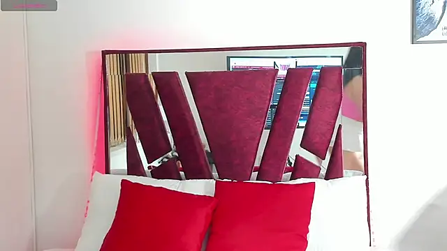 ReginaRosetti online show from October 29, 2025, 7:15 pm