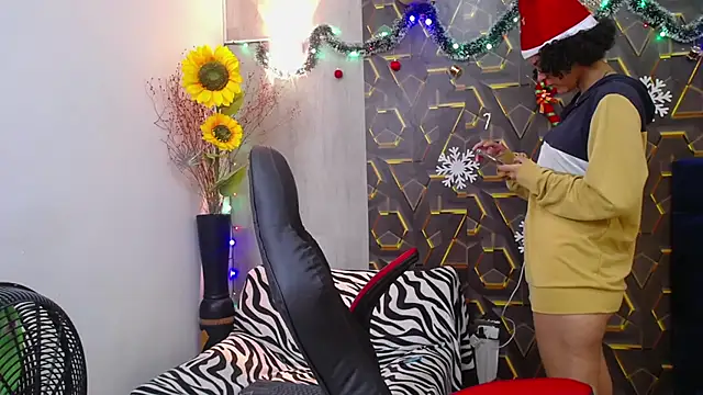 miss leidy  online show from November 13, 2025, 3:38 am