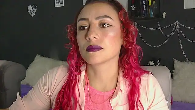 Snapshot of MeganBrown4 chatting on May 1, 2026, 8:57 pm MeganBrown4 online show from May 1, 2026, 8:57 pm