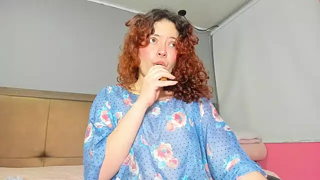 SamLuxuri online show from October 15, 2025, 1:28 am