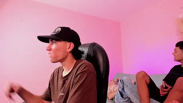 Handsomeboyss19 online show from February 4, 2026, 1:55 am