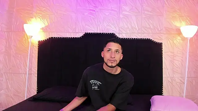 Akame Draco online show from September 11, 2025, 3:28 am