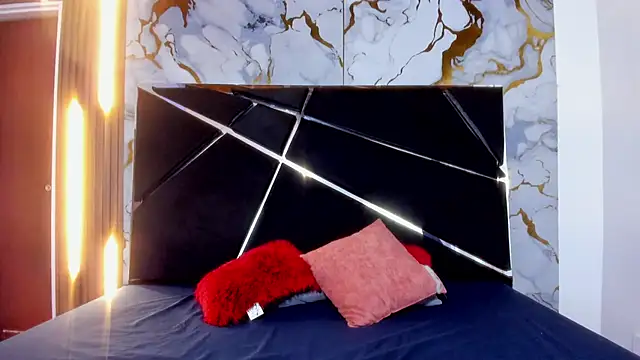 Akame Draco online show from October 7, 2025, 3:47 am