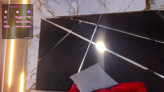 Akame Draco online show from October 8, 2025, 4:43 am