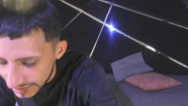 Akame Draco online show from October 29, 2025, 3:42 am