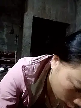 Phuong xxx online show from January 18, 2026, 7:28 pm