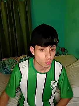 matiatr1112 online show from November 9, 2025, 11:36 pm