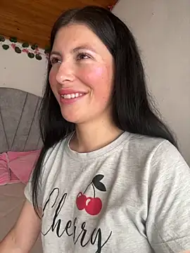 Mia salinass online show from September 19, 2025, 6:08 pm