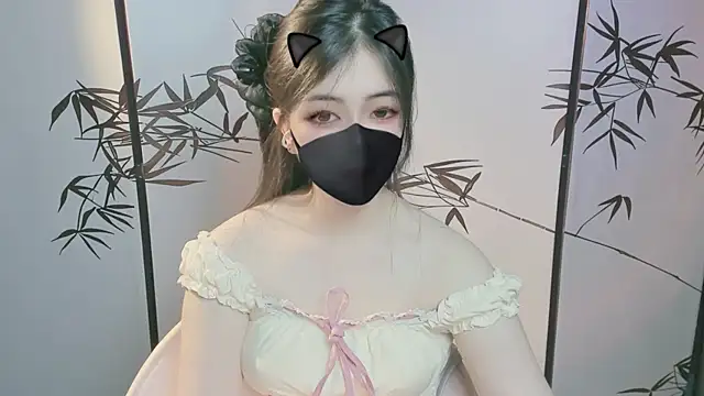 Sparkly Candy online show from October 19, 2025, 3:01 pm