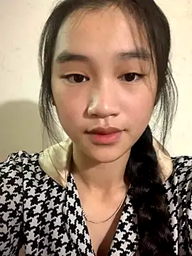 Snapshot of -Lie-06 chatting on September 19, 2025, 5:42 am -Lie-06 online show from September 19, 2025, 5:42 am