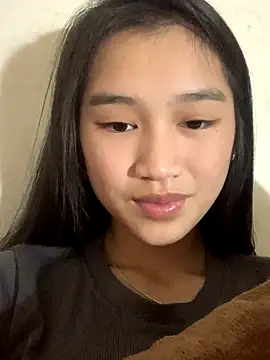 Snapshot of -Lie-06 chatting on November 28, 2025, 7:44 am -Lie-06 online show from November 28, 2025, 7:44 am