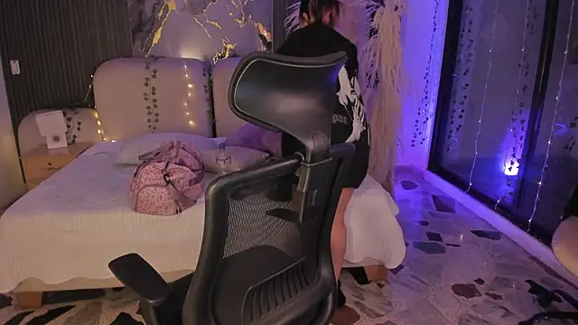 SarahCastro1  online show from February 1, 2026, 5:06 am