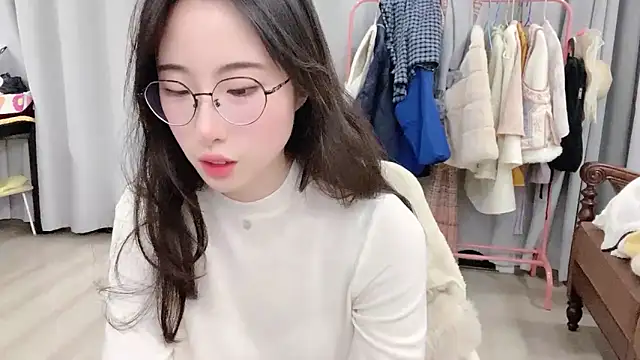 Freya7777 online show from November 27, 2025, 1:35 pm