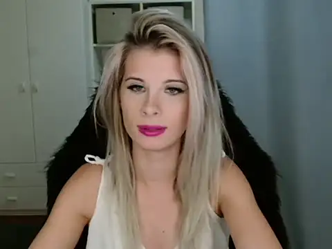 KristineGlow online show from November 12, 2025, 3:12 pm