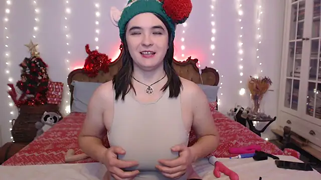 Snapshot of SilkenSin chatting on December 20, 2025, 10:33 am SilkenSin online show from December 20, 2025, 10:33 am