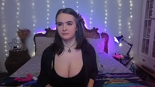 Snapshot of SilkenSin chatting on February 4, 2026, 9:59 am SilkenSin online show from February 4, 2026, 9:59 am