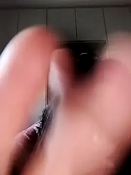 caldaevogliosa81 online show from October 6, 2025, 9:18 am