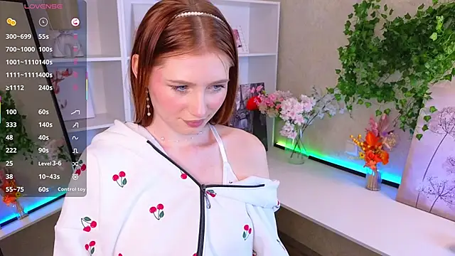 KathrinTith online show from December 3, 2025, 10:57 am