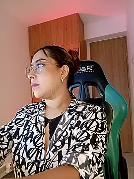 Tamara valentine online show from April 16, 2026, 8:37 am