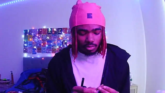 Snapshot of risktakinndolo chatting on November 23, 2025, 3:23 pm risktakinndolo online show from November 23, 2025, 3:23 pm