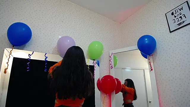 LunaRichy  online show from September 22, 2025, 12:18 pm