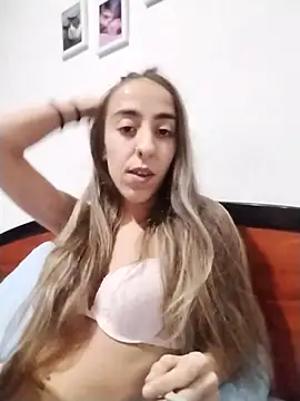 Snapshot of BarbiieeMiauh chatting on September 21, 2025, 10:11 pm BarbiieeMiauh online show from September 21, 2025, 10:11 pm