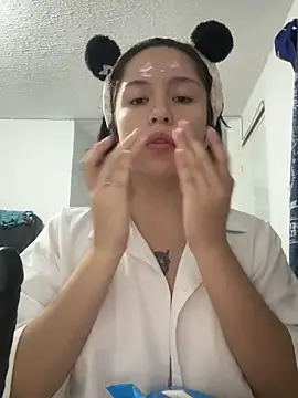 Snapshot of aliciia_23 chatting on October 1, 2025, 4:18 am aliciia 23 online show from October 1, 2025, 4:18 am