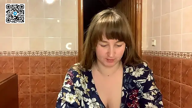 MaroonMoon  online show from October 28, 2025, 8:22 pm