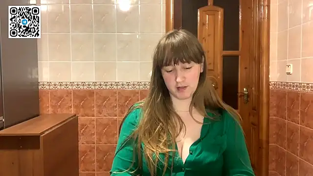 MaroonMoon  online show from November 8, 2025, 8:40 pm