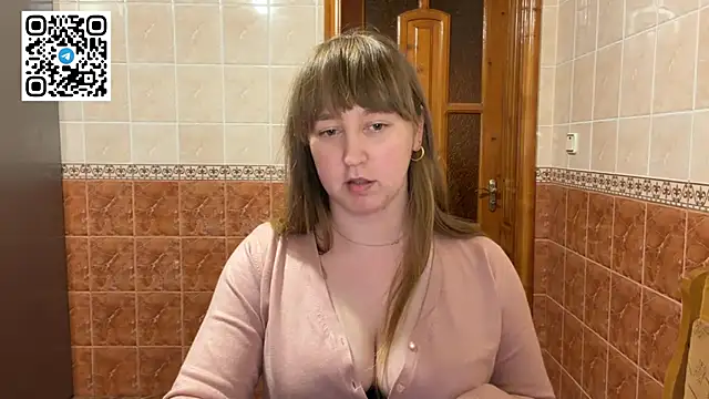 MaroonMoon  online show from April 18, 2026, 7:58 pm