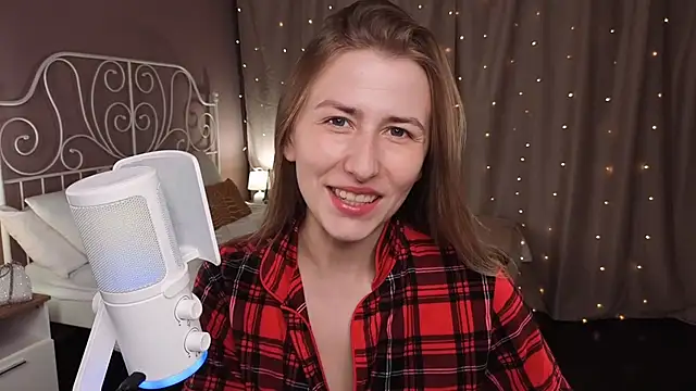 VesperaCeleste online show from November 9, 2025, 8:45 am